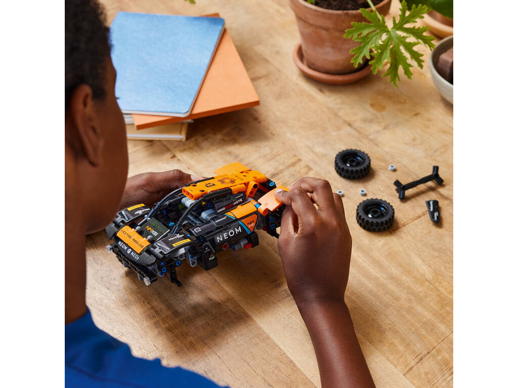 Lego Technic Neom McLaren Extrem E Auto da corsa 42166