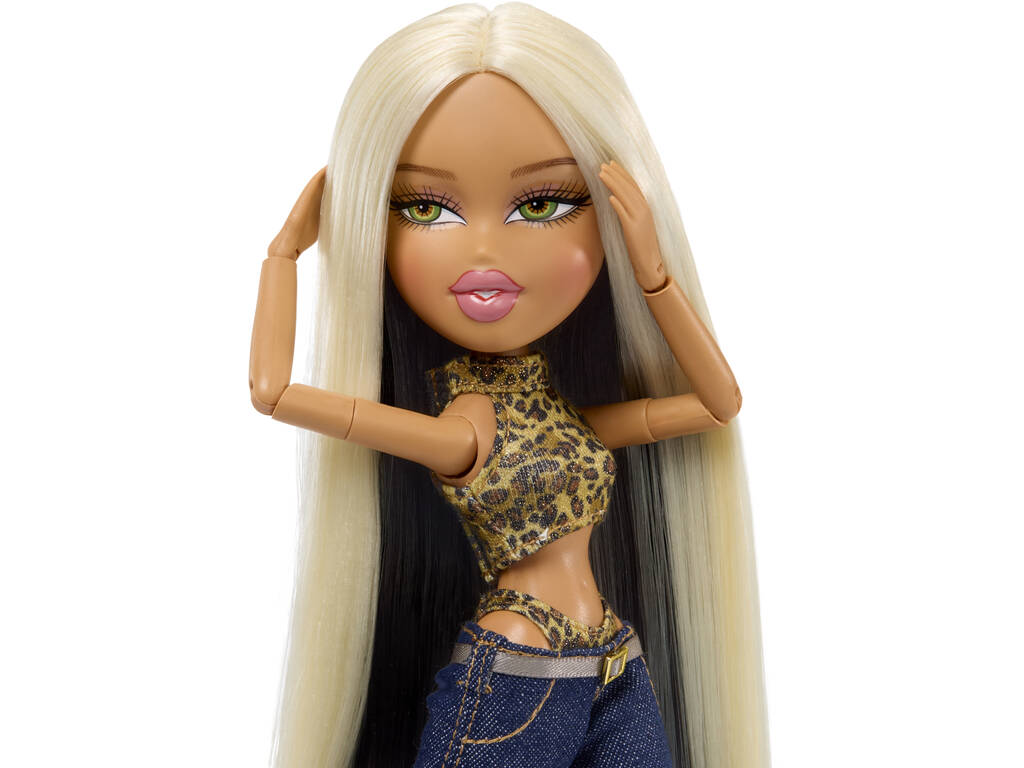 Poupée Bratz Lola Indigo 2 looks